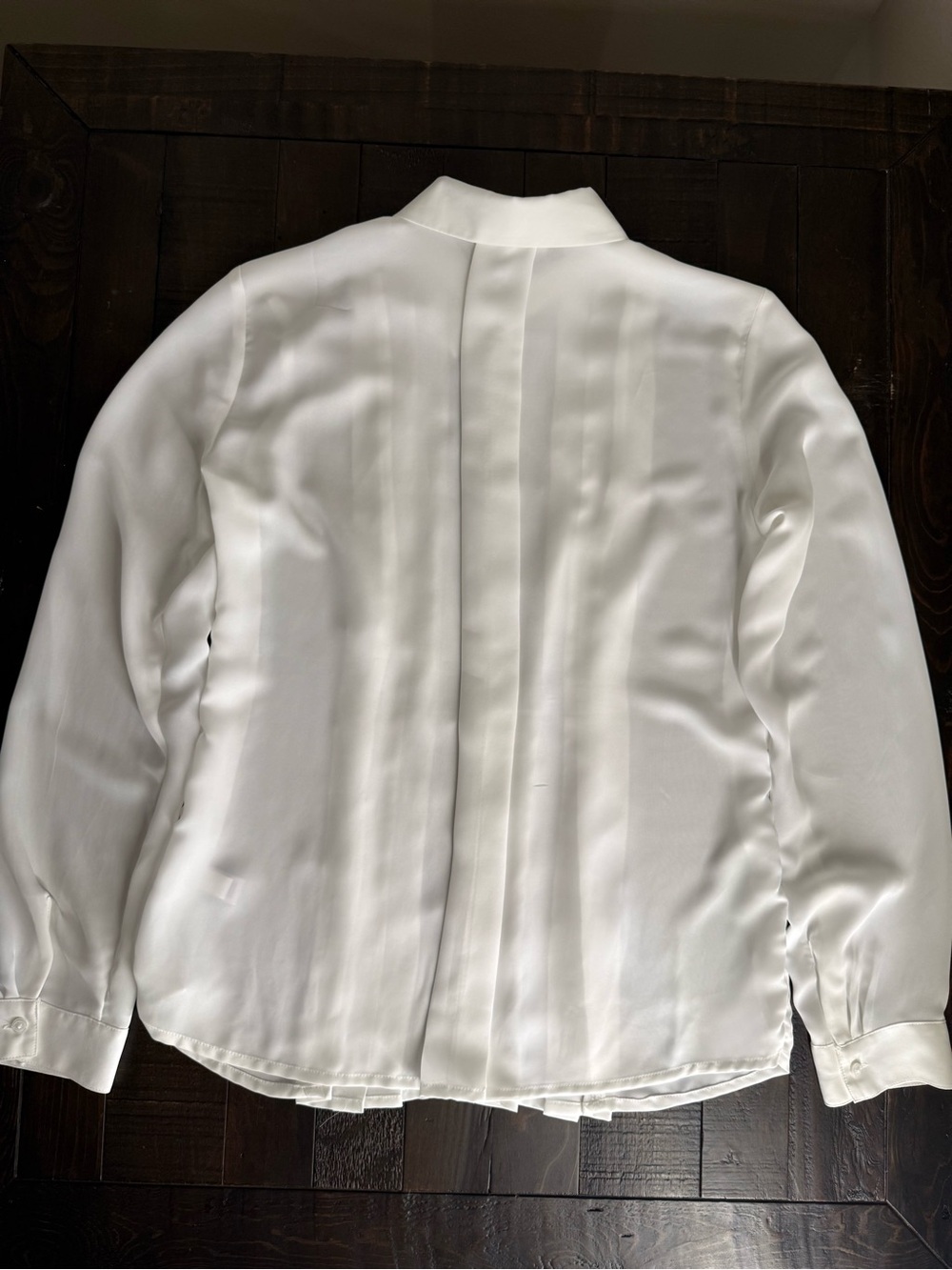 Jennifer Lopez White Pleated Blouse with Embellished Collar - Picture 6 of 8